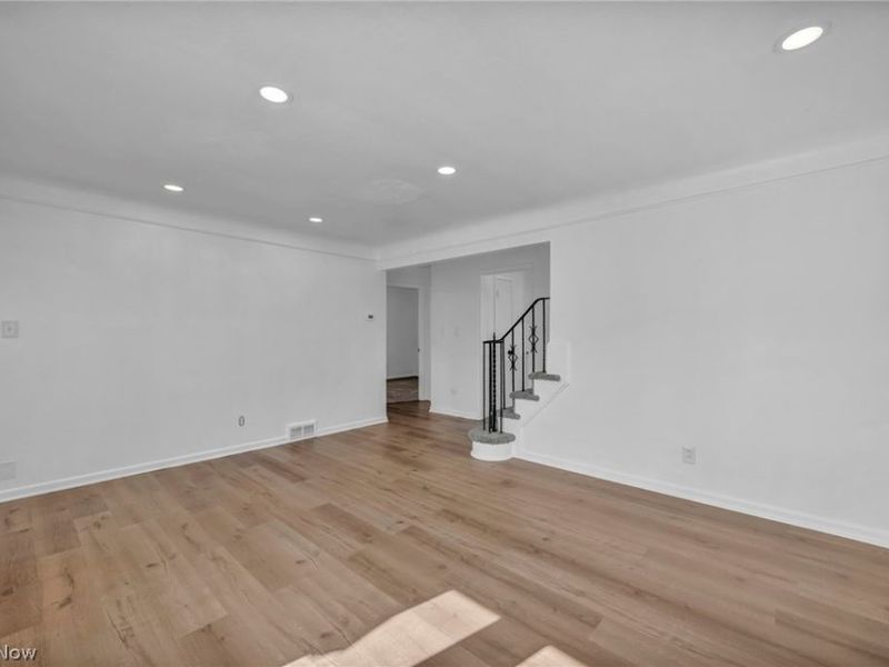 161 E 216th Street , Euclid, OH 44123 Photo 6