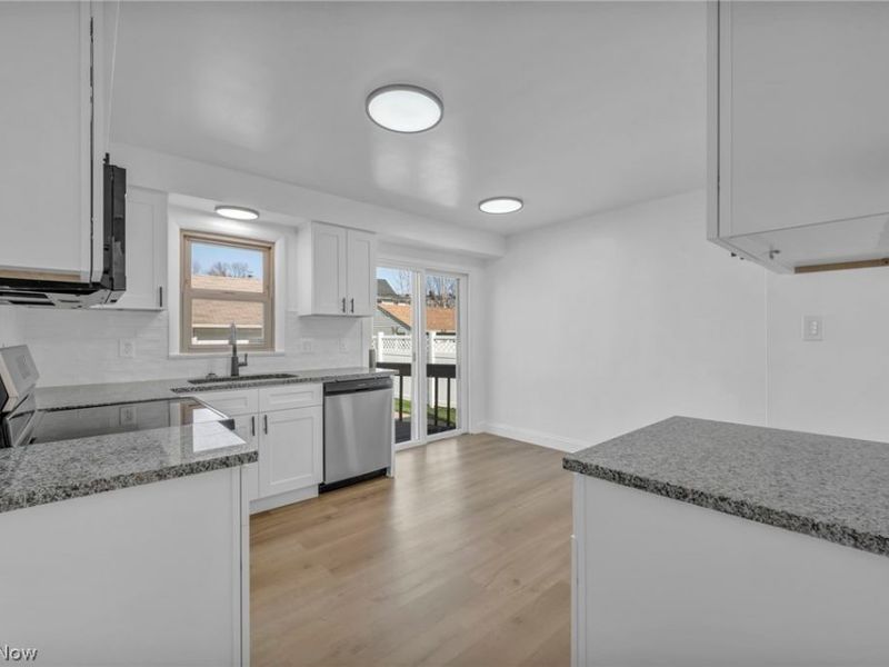 161 E 216th Street , Euclid, OH 44123 Photo 8