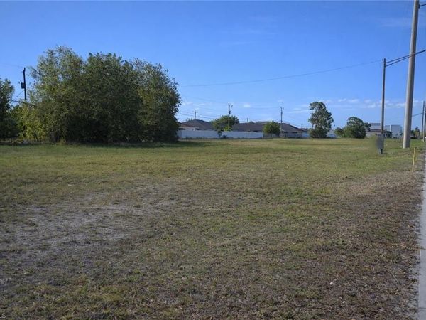 1808 Santa Barbara BLVD, CAPE CORAL, FL 33991