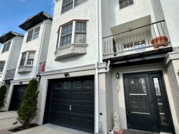 3 Harbor Front Ct, Elizabeth, NJ 07206