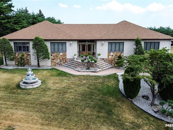 8 Lookout Point Trail, TOTOWA, NJ 07512