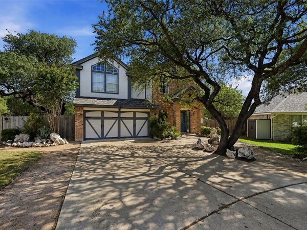 902 Tanglewood DR, Leander, TX 78641