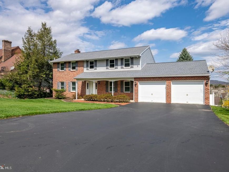 37 Estates Drive, Reading, PA 19606 Main Photo