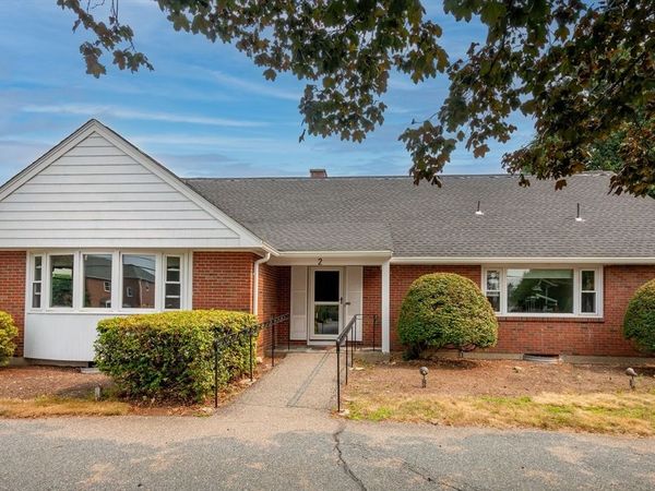 2 Winn St, Burlington, MA 01803