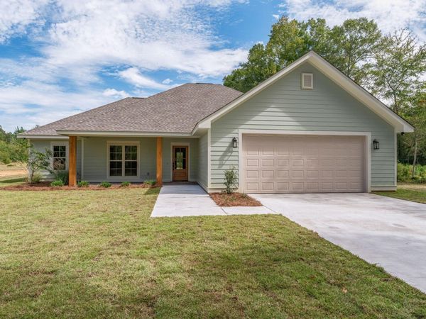 6 Millie Lott Rd., Sumrall, MS 39482