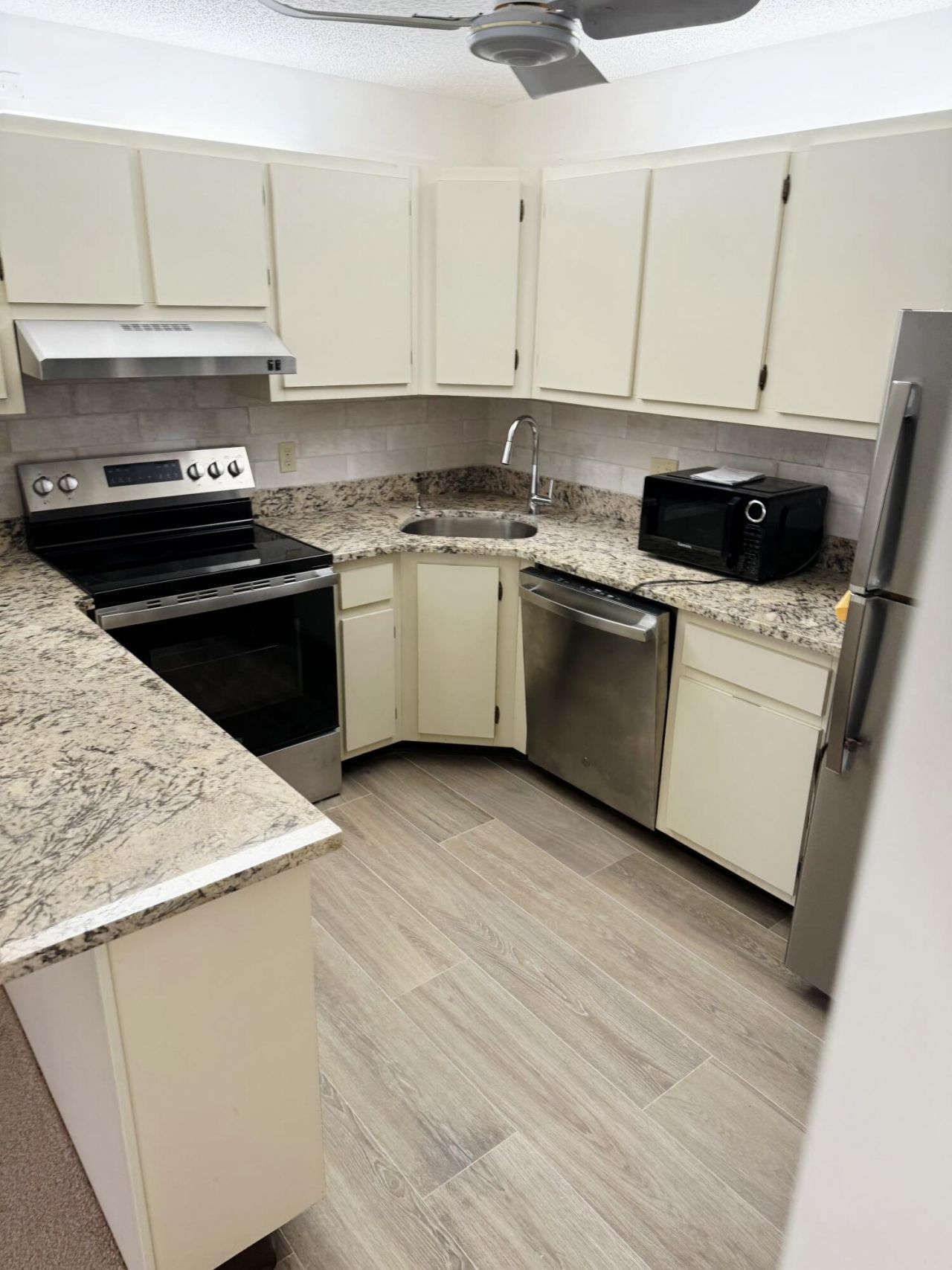 331 Knotty Pine Circle, Unit B-2, Greenacres, FL 33463 Photo