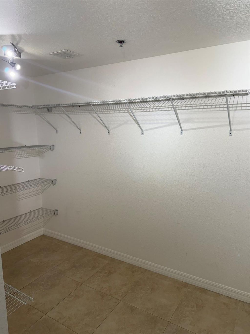 9300 Fontainebleau Boulevard, Unit E101, Miami, FL 33172 Photo