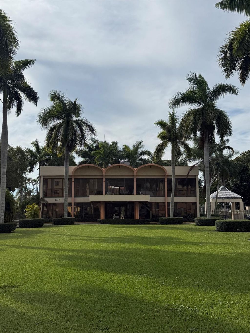 9300 Fontainebleau Boulevard, Unit E101, Miami, FL 33172 Photo