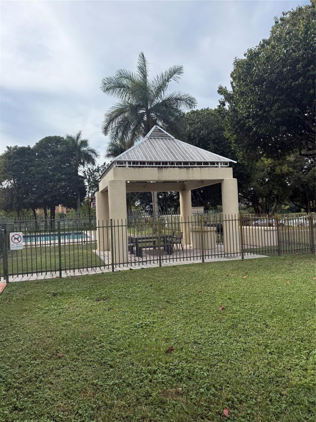 9300 Fontainebleau Boulevard, Unit E101, Miami, FL 33172 Photo