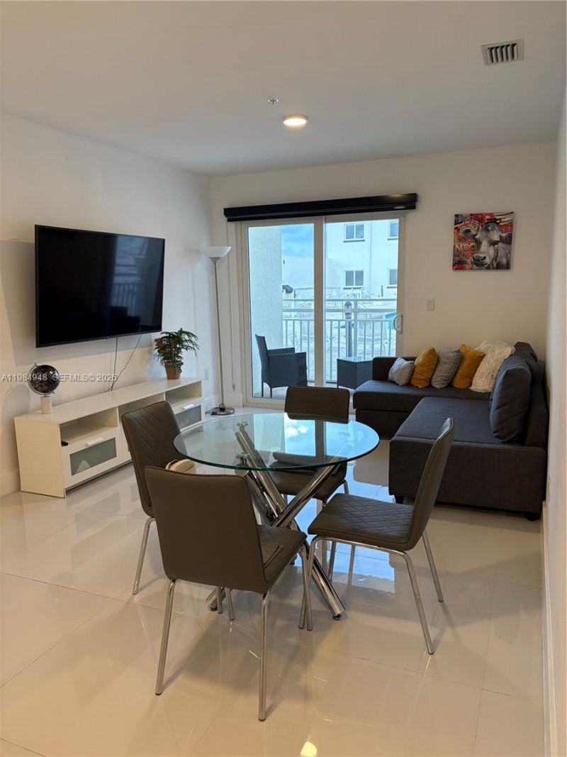 10950 NW 82nd St, Unit 319, Doral, FL 33178 Photo