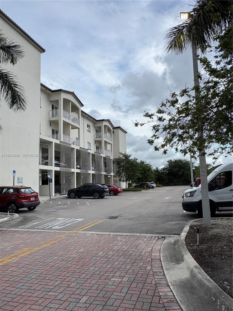 10950 NW 82nd St, Unit 319, Doral, FL 33178 Photo