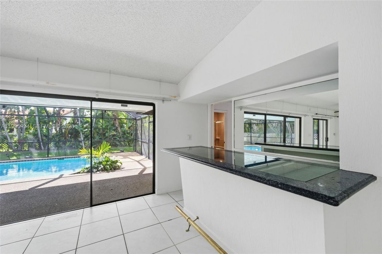 676 NW 107th Ln, Coral Springs, FL 33071 Photo