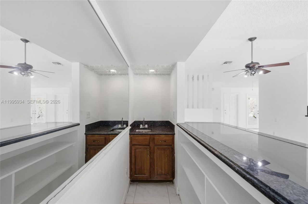 676 NW 107th Ln, Coral Springs, FL 33071 Photo