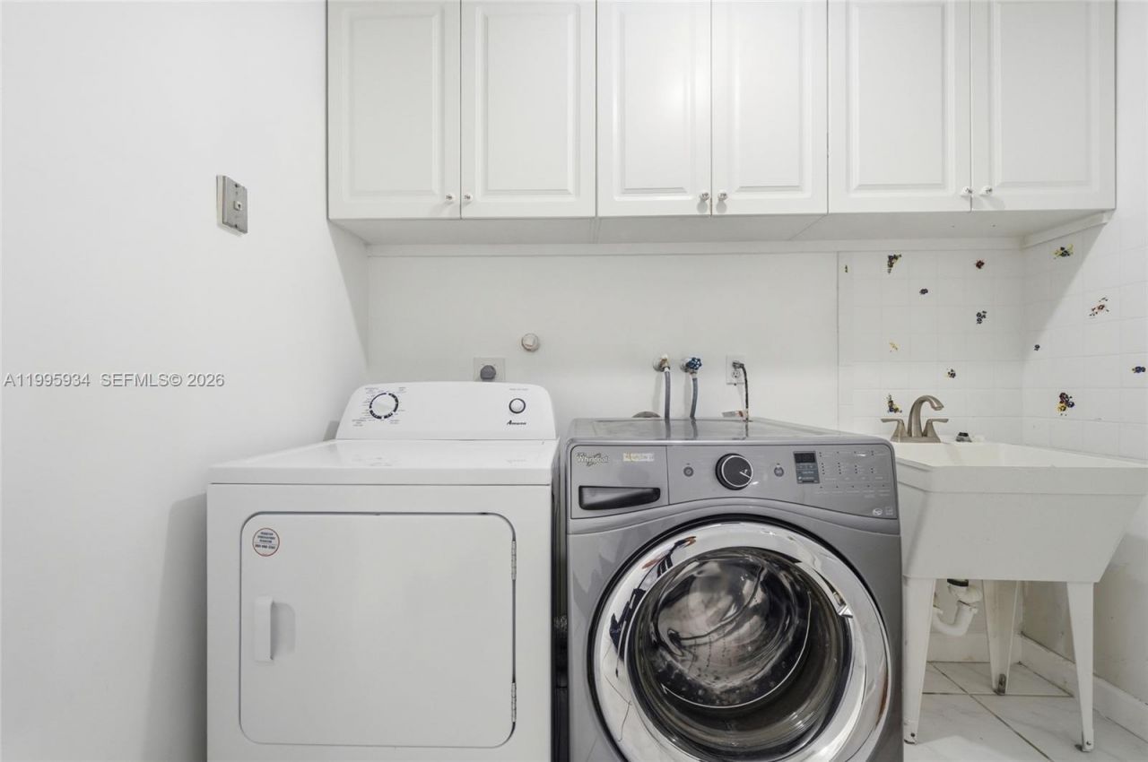 676 NW 107th Ln, Coral Springs, FL 33071 Photo