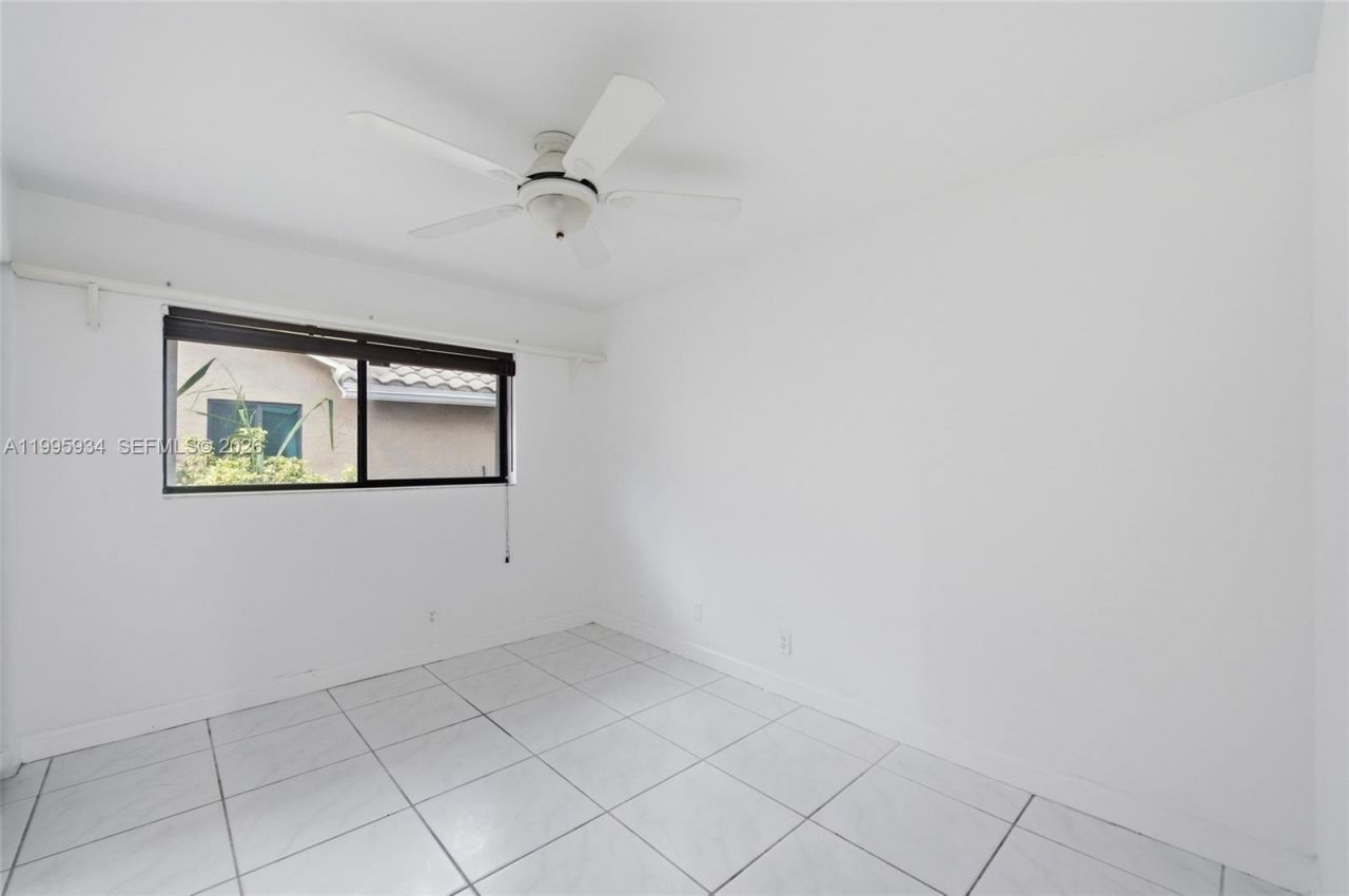 676 NW 107th Ln, Coral Springs, FL 33071 Photo