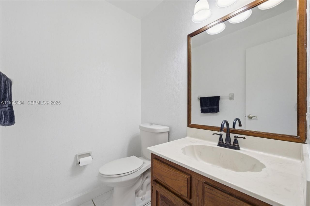 676 NW 107th Ln, Coral Springs, FL 33071 Photo