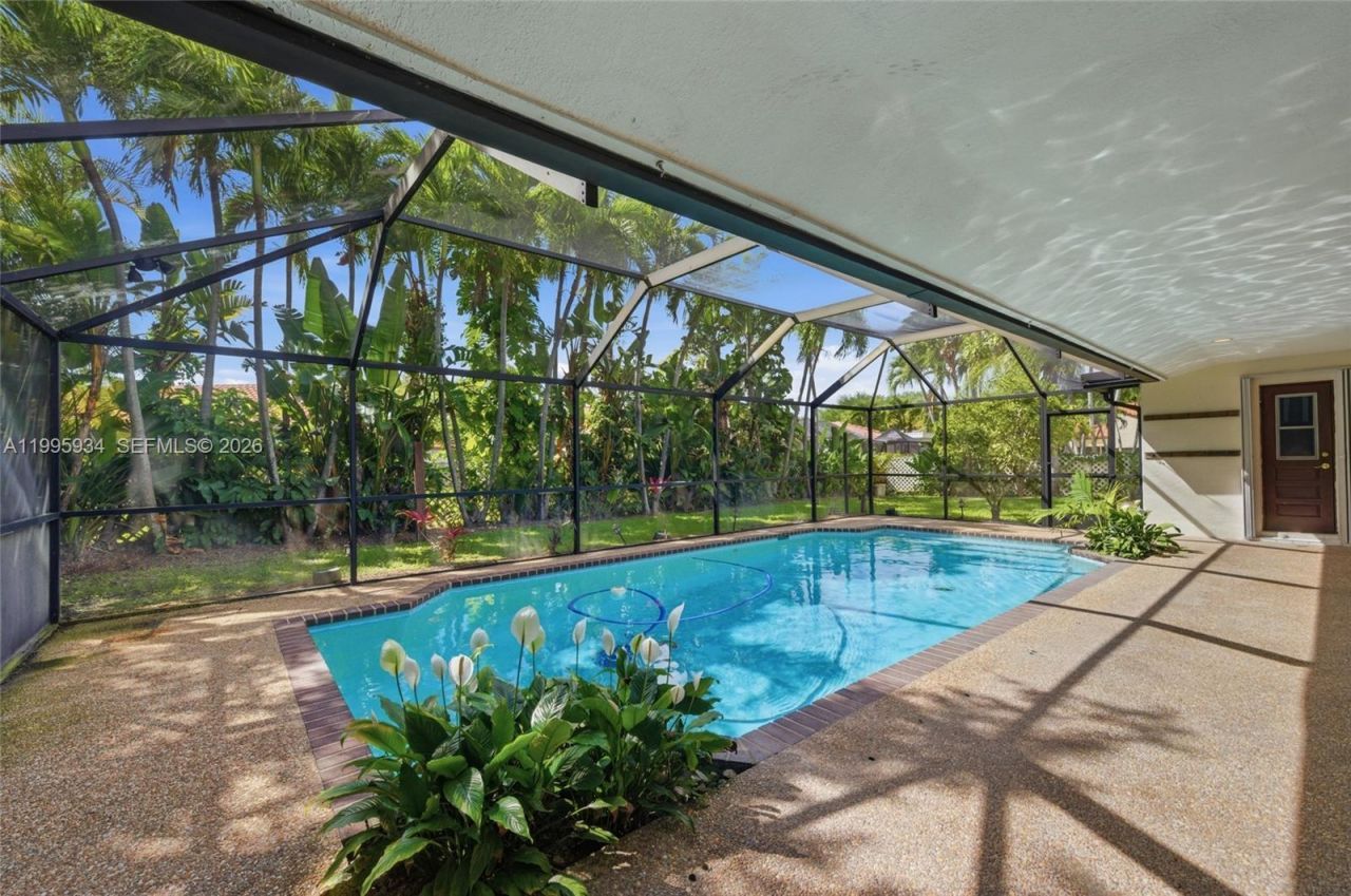 676 NW 107th Ln, Coral Springs, FL 33071 Photo