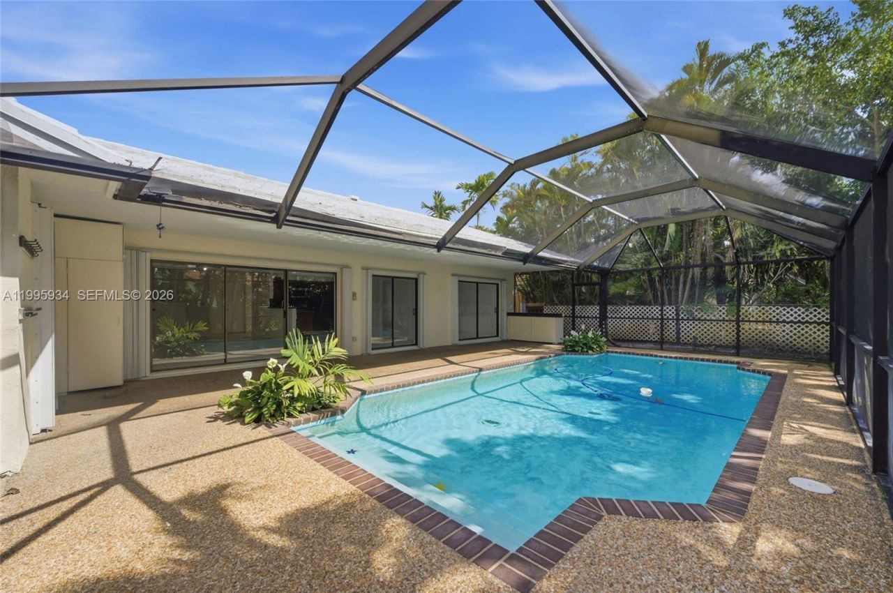 676 NW 107th Ln, Coral Springs, FL 33071 Photo