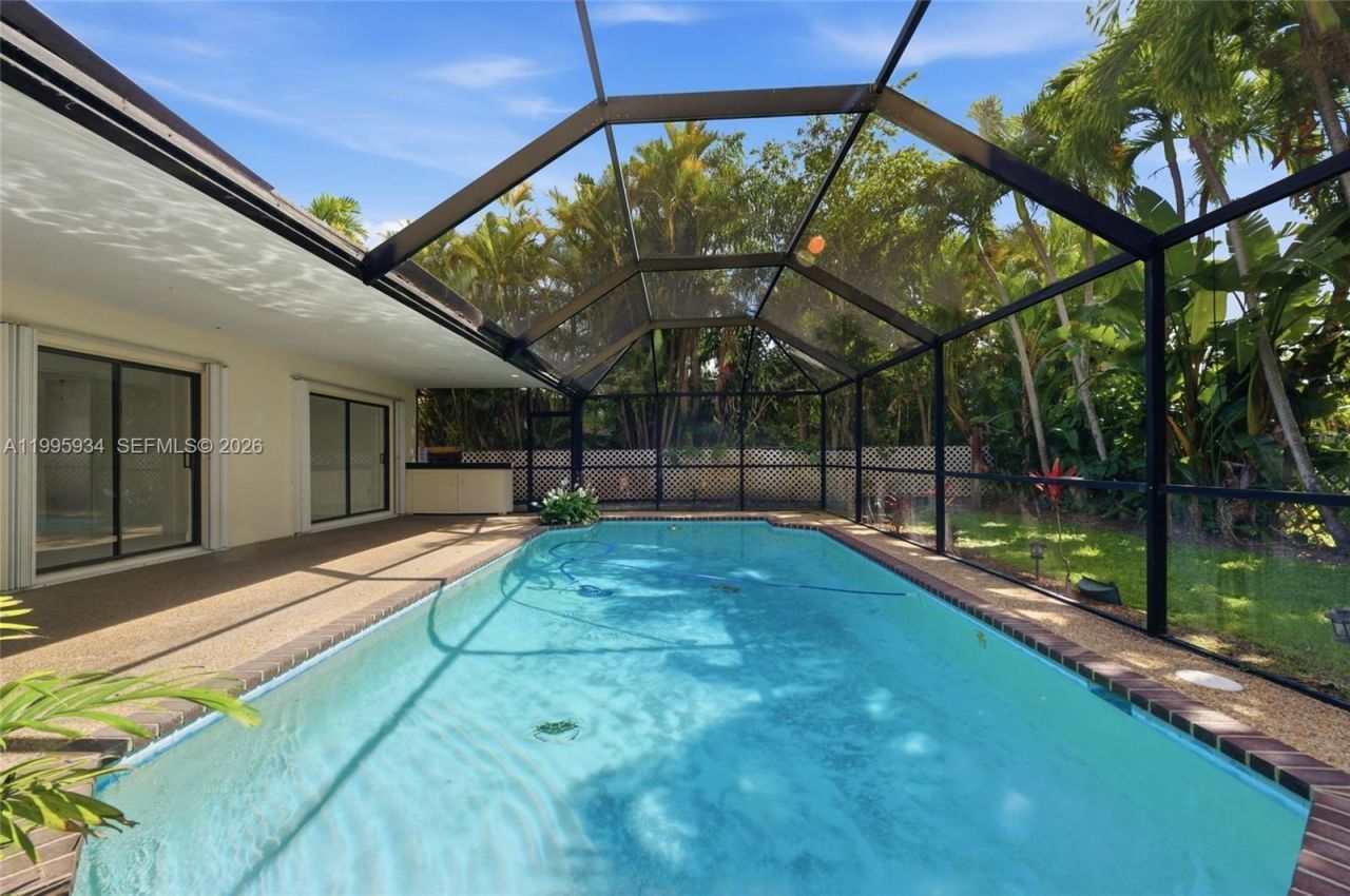 676 NW 107th Ln, Coral Springs, FL 33071 Photo