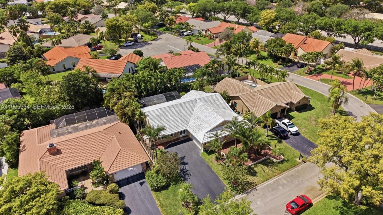 676 NW 107th Ln, Coral Springs, FL 33071 Photo