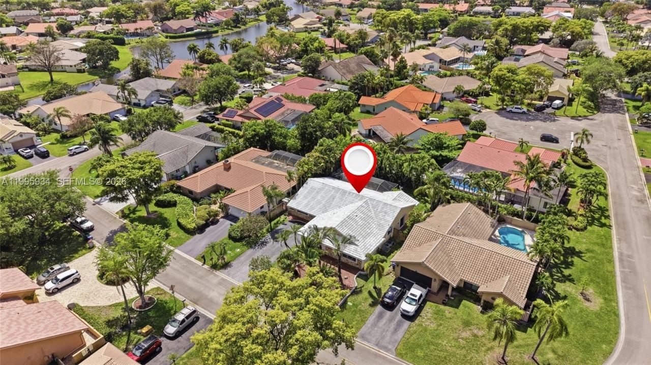 676 NW 107th Ln, Coral Springs, FL 33071 Photo