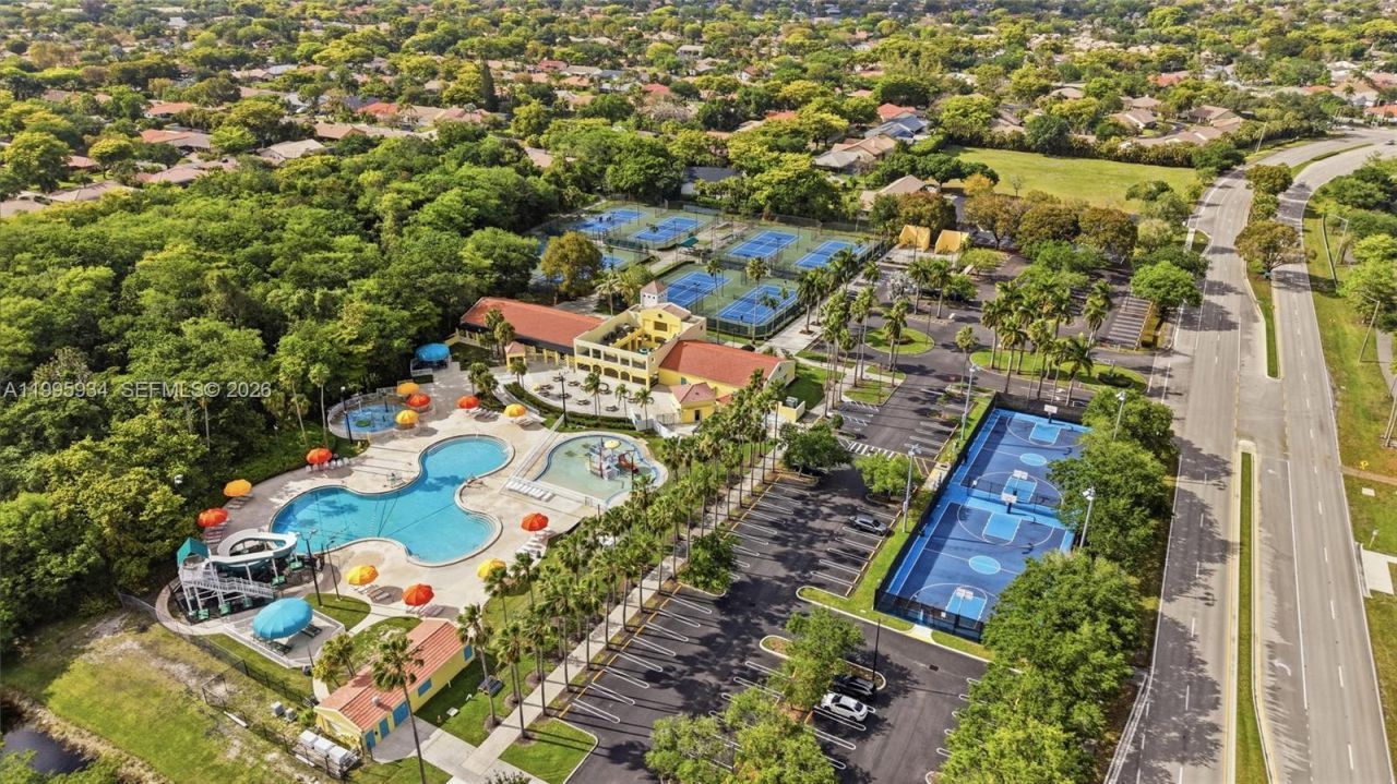 676 NW 107th Ln, Coral Springs, FL 33071 Photo