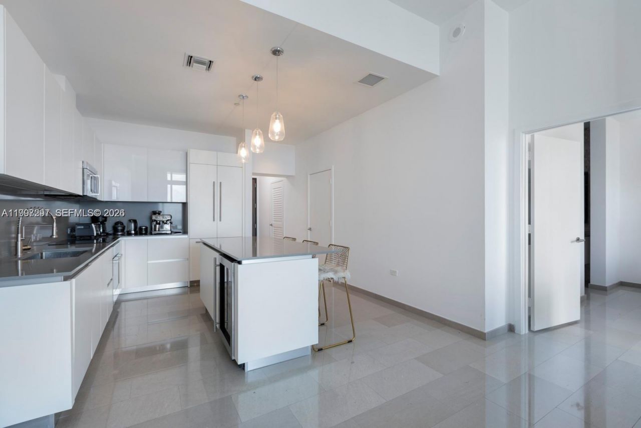 88 SW 7th St, Unit 4106, Miami, FL 33130 Photo