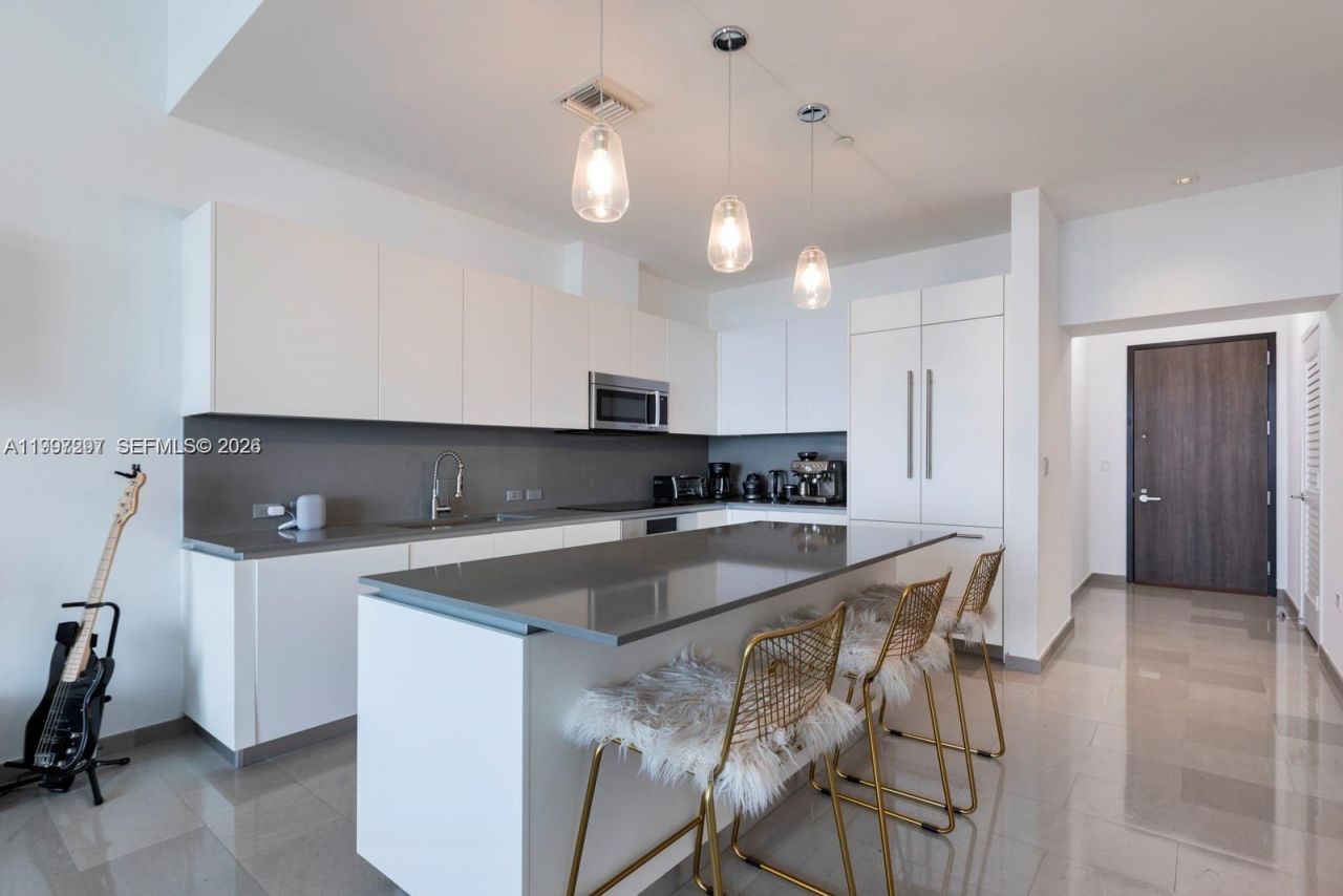 88 SW 7th St, Unit 4106, Miami, FL 33130 Photo