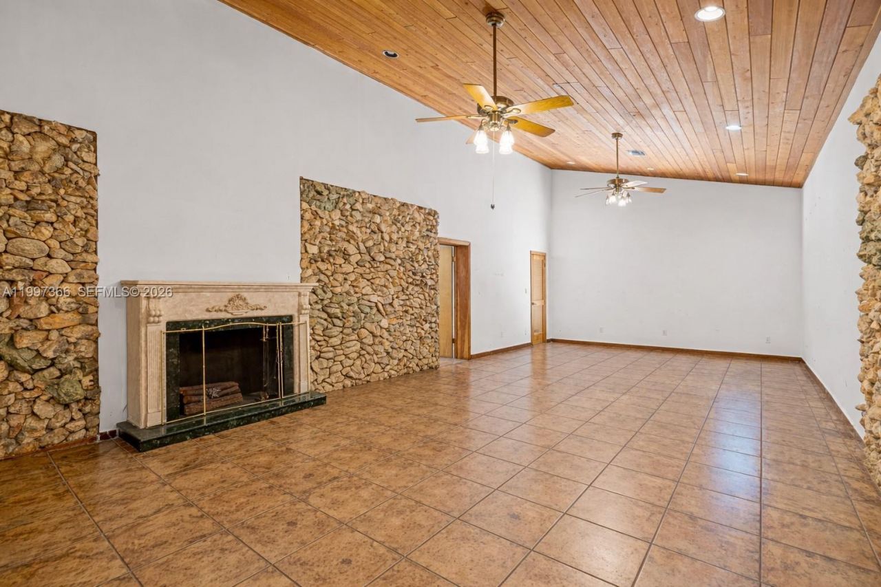 7990 SW 76th Ave, Miami, FL 33143 Photo