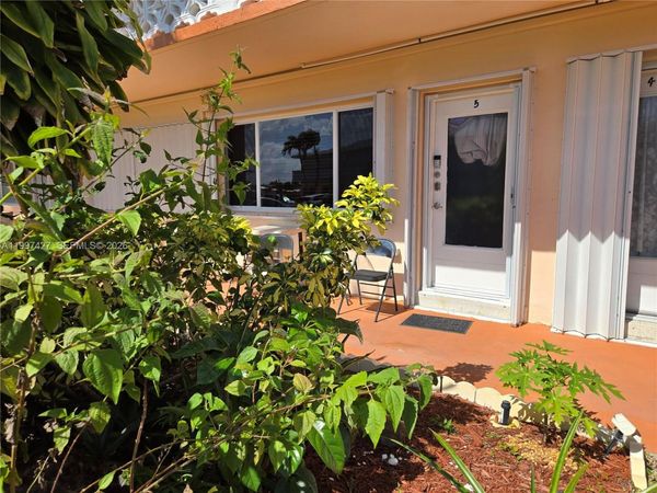 820 SW 11th Ave, Unit 5B, Hallandale Beach, FL 33009