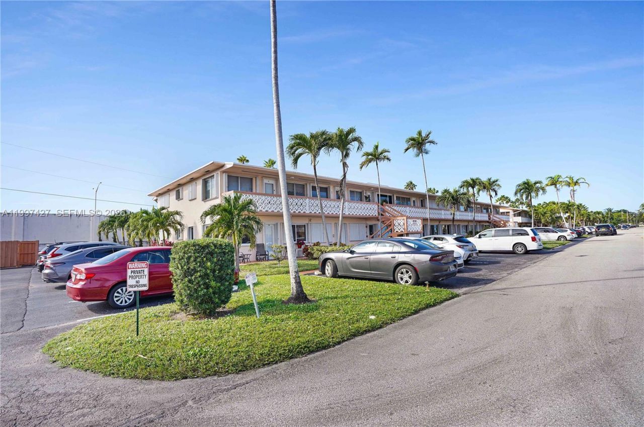 820 SW 11th Ave, Unit 5B, Hallandale Beach, FL 33009 Photo