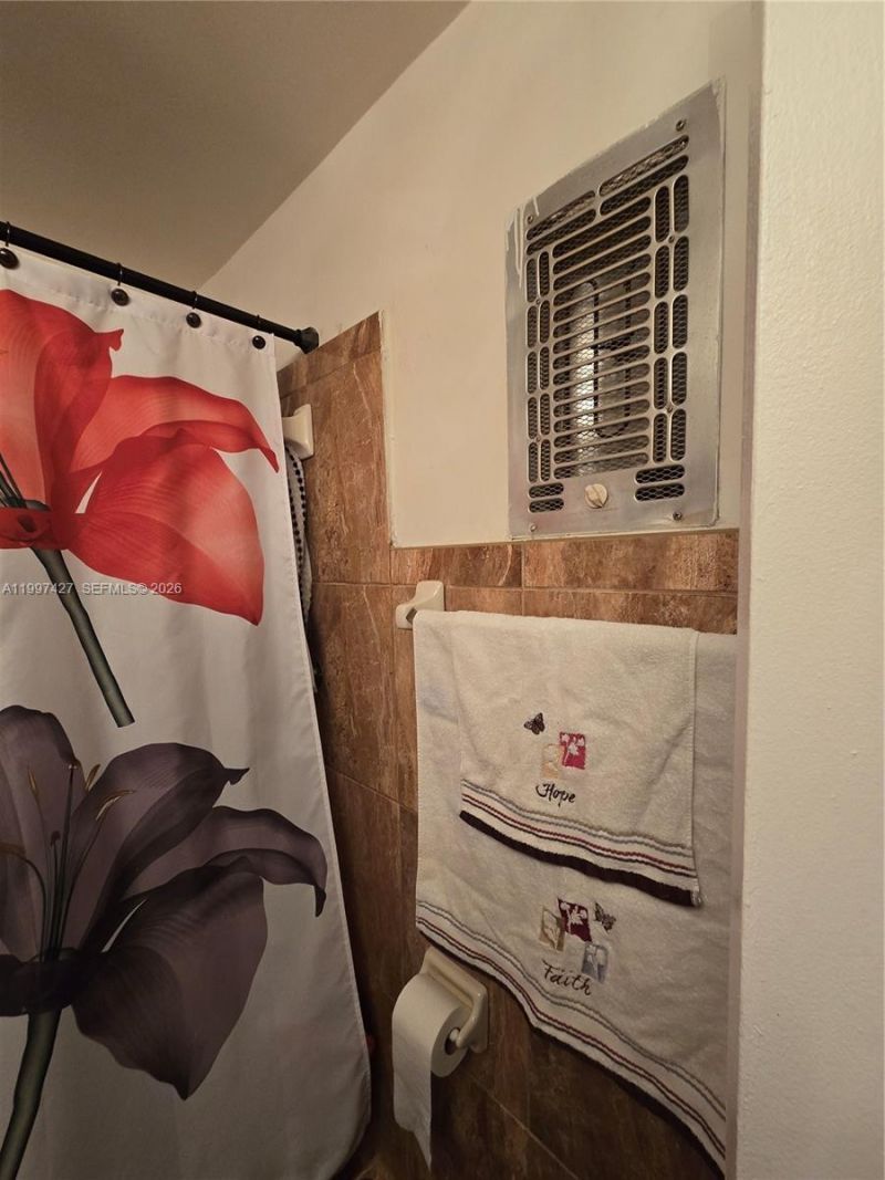 820 SW 11th Ave, Unit 5B, Hallandale Beach, FL 33009 Photo