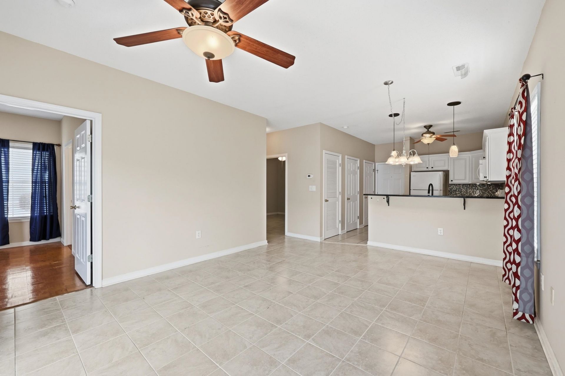 248 Sun Colony Blvd. Photo 10