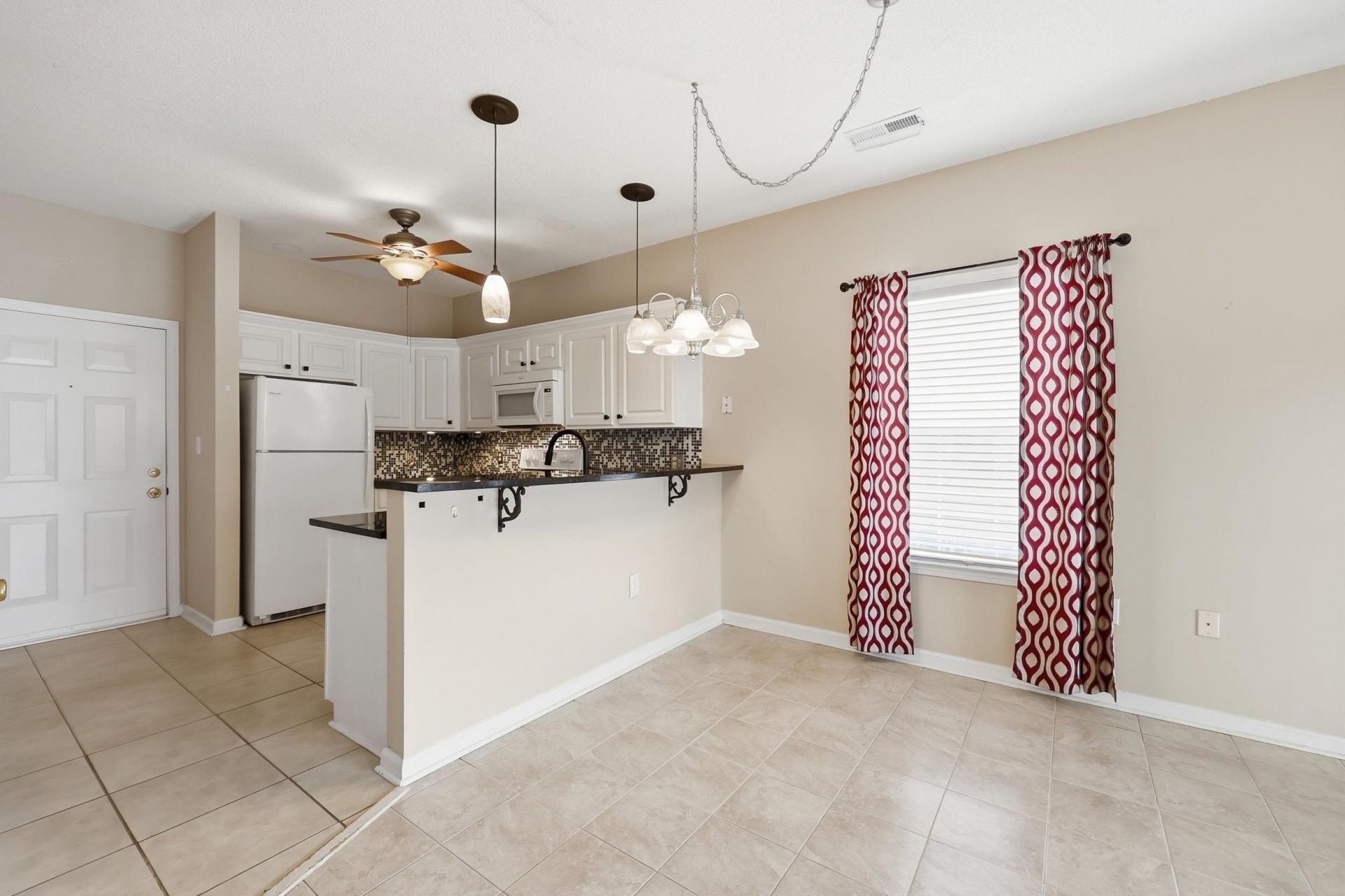 248 Sun Colony Blvd. Photo 12