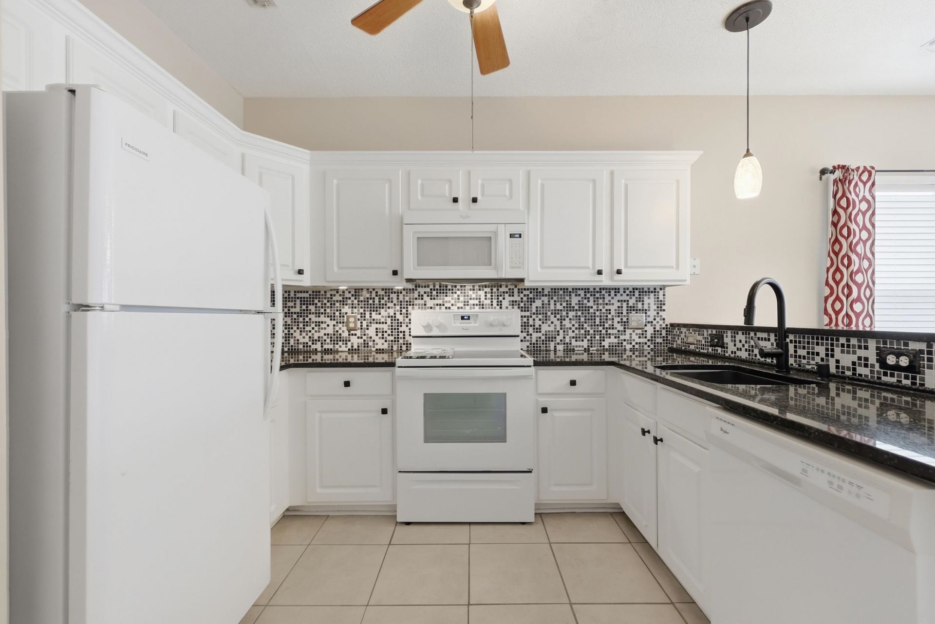 248 Sun Colony Blvd. Photo 13