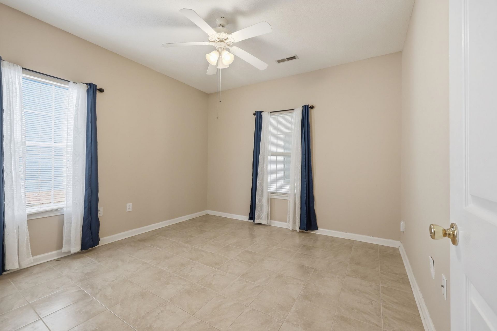 248 Sun Colony Blvd. Photo 18