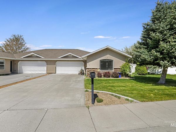 2515 Whispering Pine Dr, Twin Falls, ID 83301