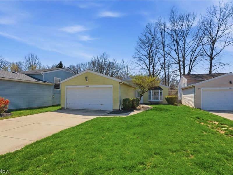 9966 Magnolia Drive , Olmsted Falls, OH 44138 Photo 2