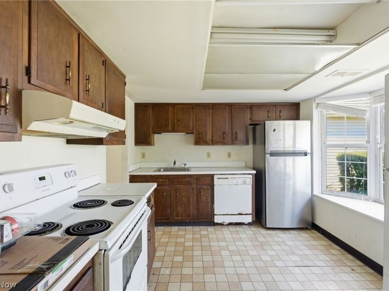 9966 Magnolia Drive , Olmsted Falls, OH 44138 Photo 4