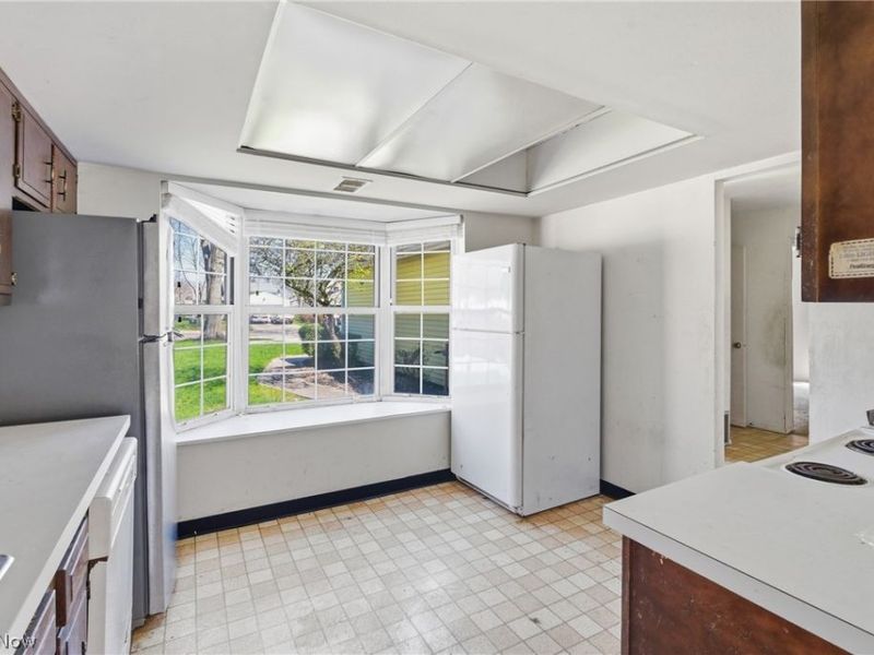 9966 Magnolia Drive , Olmsted Falls, OH 44138 Photo 5