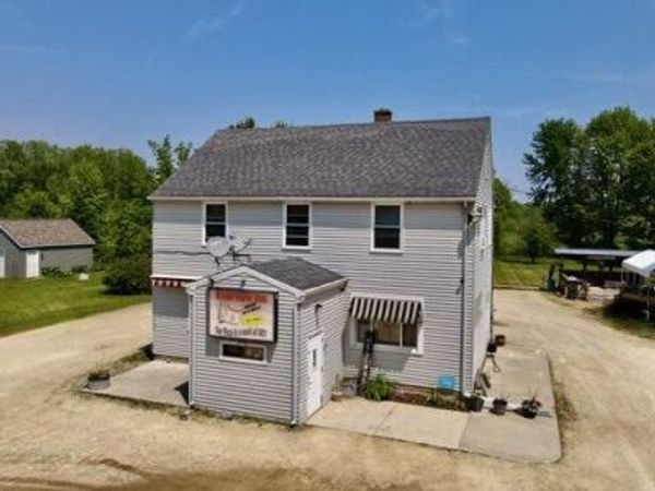 3172 N Riverside DRIVE, Saukville, WI 53080