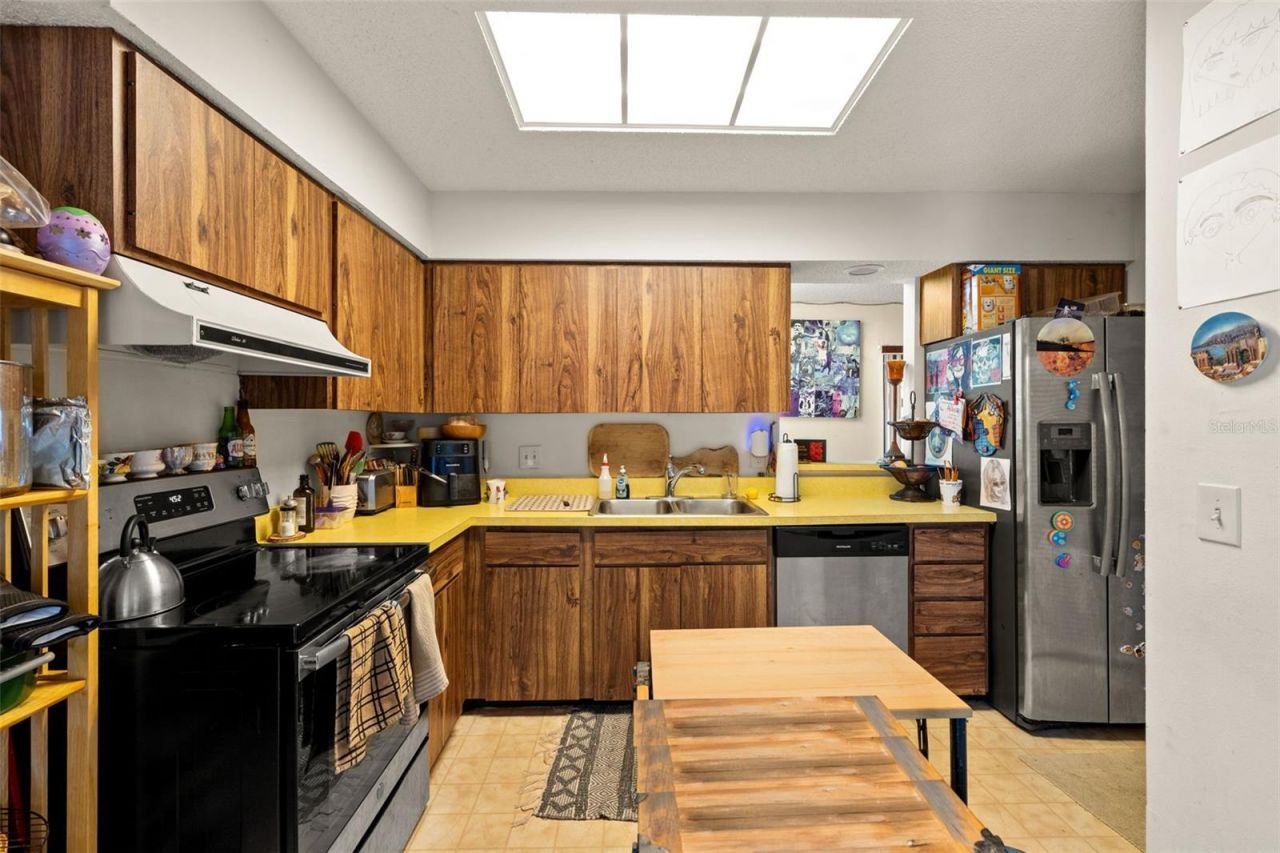 2200 Bahia Vista Street, Unit B8, Sarasota, FL 34239 Photo