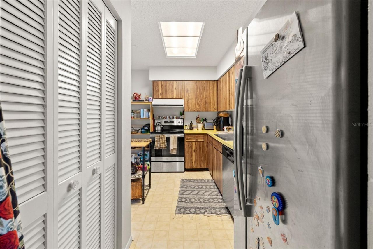 2200 Bahia Vista Street, Unit B8, Sarasota, FL 34239 Photo