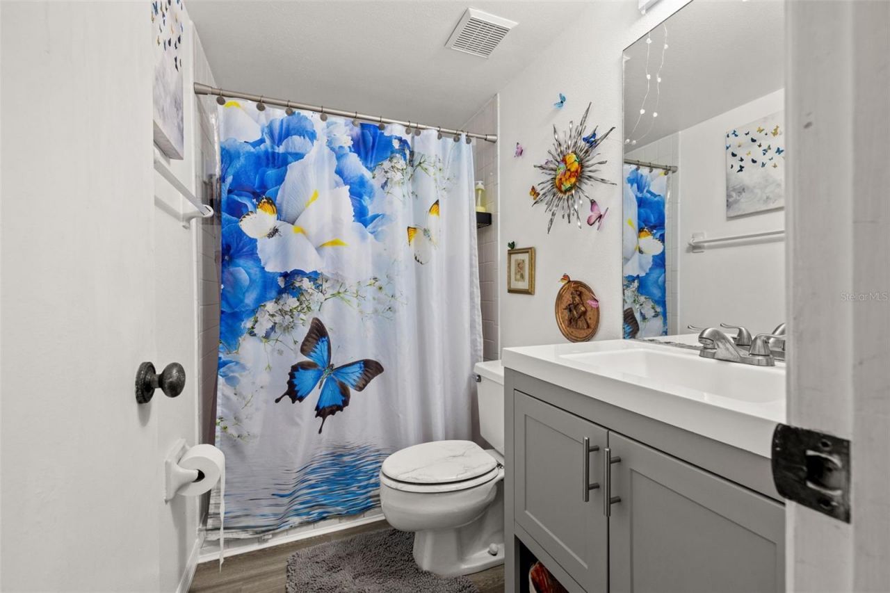 2200 Bahia Vista Street, Unit B8, Sarasota, FL 34239 Photo