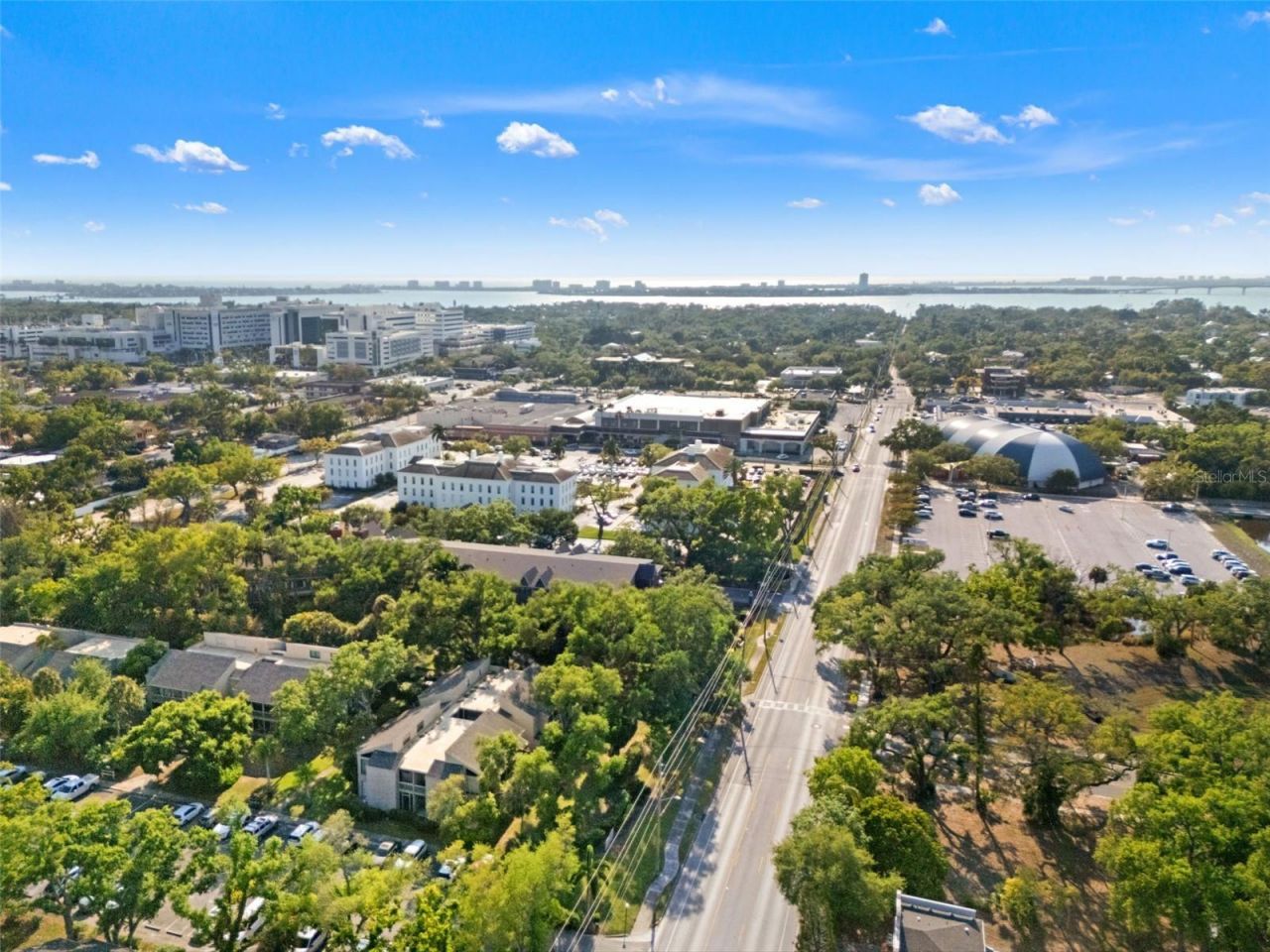 2200 Bahia Vista Street, Unit B8, Sarasota, FL 34239 Photo