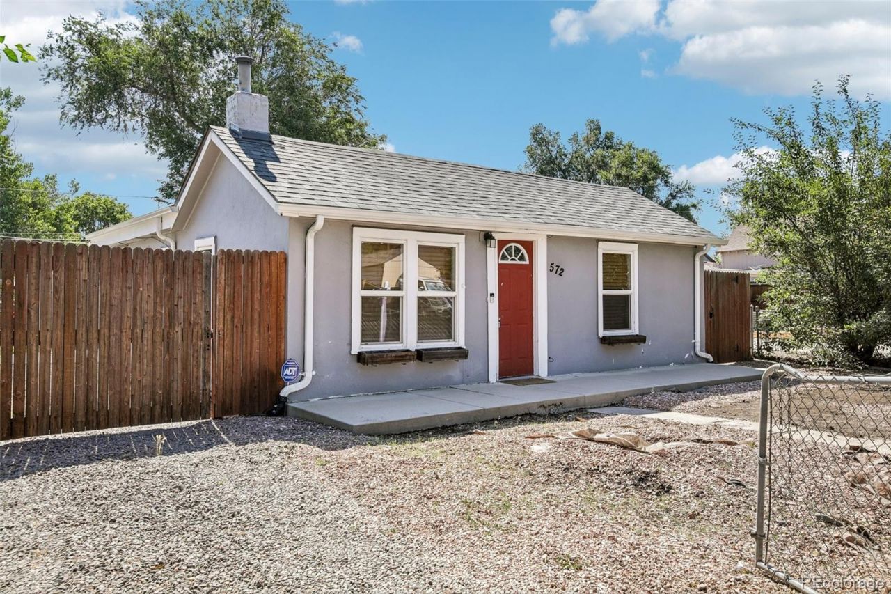 572 S Newton Street, Denver, CO 80219 Main Photo