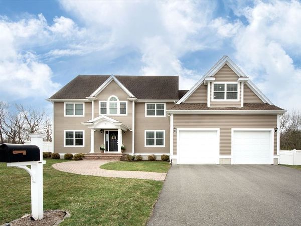 10 Jensen Farm Rd, Braintree, MA 02184