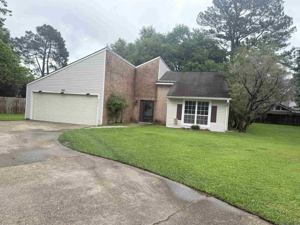 7617 Pennhill Dr, Baton Rouge, LA 70817