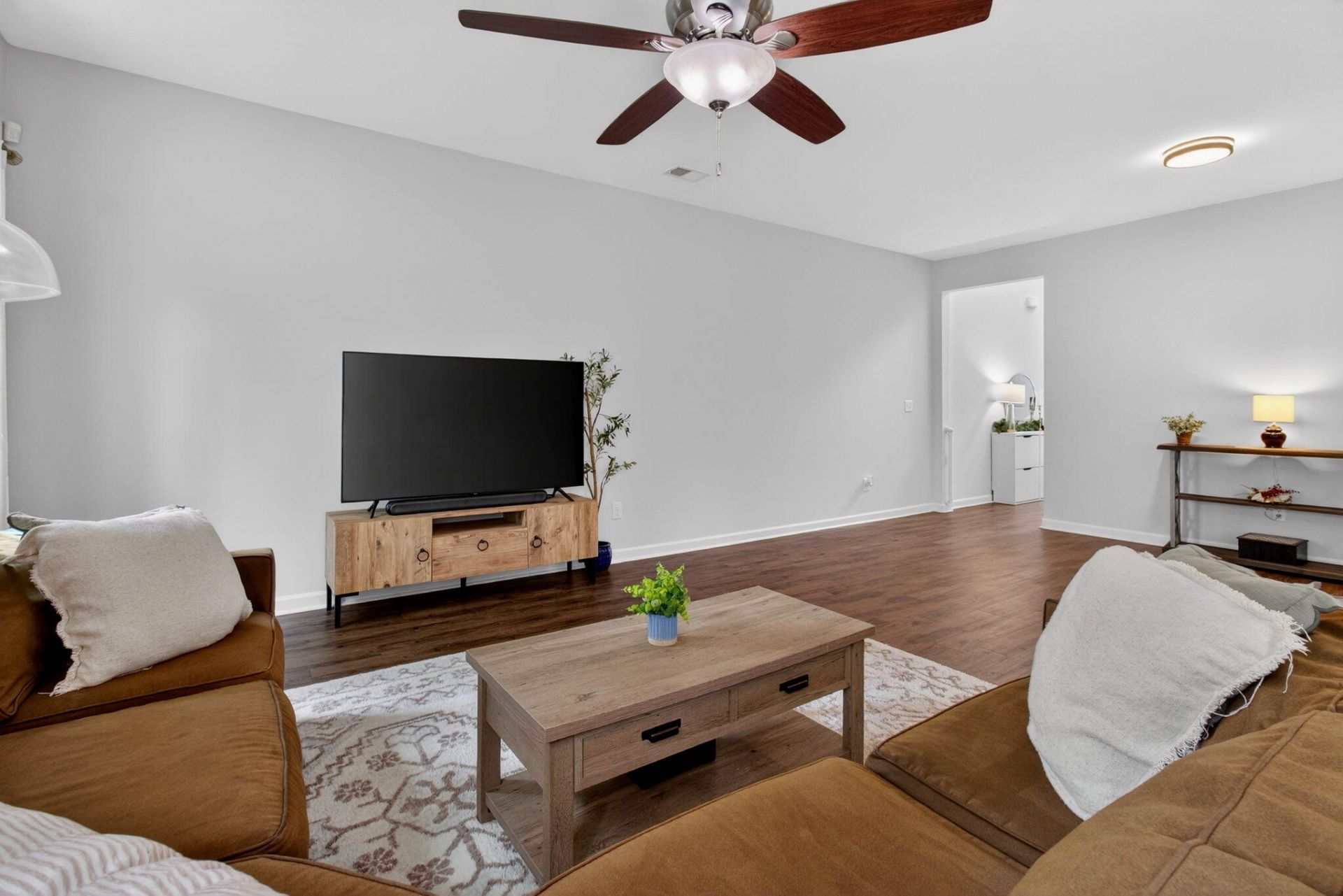 131 Lakestone Road Photo 12