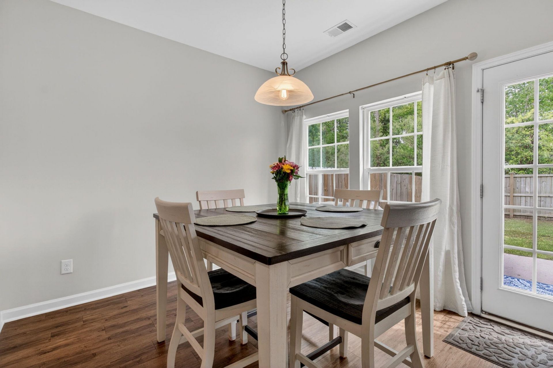 131 Lakestone Road Photo 15